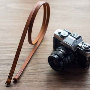 Bracelet d’appareil photo en cuir fait main - pour Sony, Nikon, Fuji, Canon, Leica, Olympus (cou/épaule) - NRCO Leatherworks