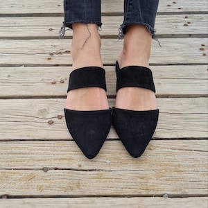 Black suede mules for women, leather shoes, leather moccasins for women, slip on flats, pointy mules,Women's loafers, suede slippers, mules