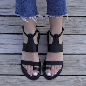 Black Leather Greek sandals, Black Leather Gladiators shoes, Handmade Greek Leather Sandals for Women, Beach Sandals, Ancient Greek Sandals
