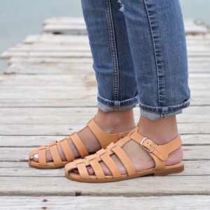 Sandales en cuir de pêcheur pour femmes avec lit moelleux, chaussures plates avec bride à la cheville, sandales aux pieds nus, sandales spartiates avec boucle, sandales grecques faites main image 9