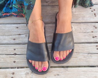Black Slider sandals, Greek Leather sandals for women, Pool Slider, Mules, Comfortable flat shoes, Gladiators, Black Leather summer flats,