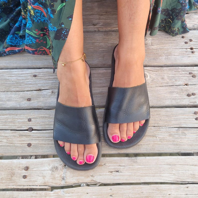 Black Slider sandals, Greek Leather sandals for women, Pool Slider, Mules, Comfortable flat shoes, Gladiators, Black Leather summer flats, Black