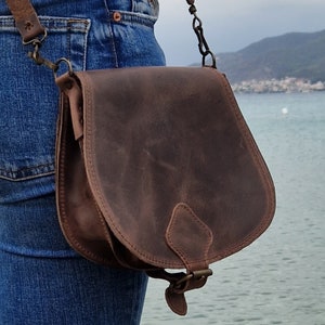 Cross Body Leather Saddle Bag in distressed colour, Women&#39;s bag, Leather Handbag, Crossbody Women&#39;s Bag, Leather Purse, Adjustable strap