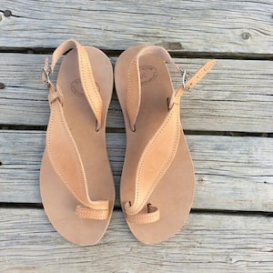 Toe Ring sandals, Toe Loop Leather Sandals for Women,Gladiator sandals, Summer Shoes,Barefoot sandals, Ankle strap,  adjustable buckle, flat