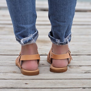 Sandales en cuir de pêcheur pour femmes avec lit moelleux, chaussures plates avec bride à la cheville, sandales aux pieds nus, sandales spartiates avec boucle, sandales grecques faites main image 4