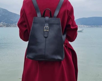 Leder Rucksack, schwarz Leder Rucksack, Reiserucksack, Schultasche, Frauen Tasche, Männer Tasche, Studenten Rucksack, Magnetverschluss, Schultertasche