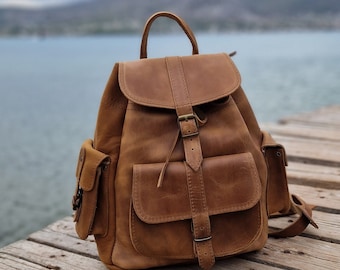【haag】関税/送料込み a leather backpack The Hagen Backpack | Timeless Leather Craftsmanship | Grommet