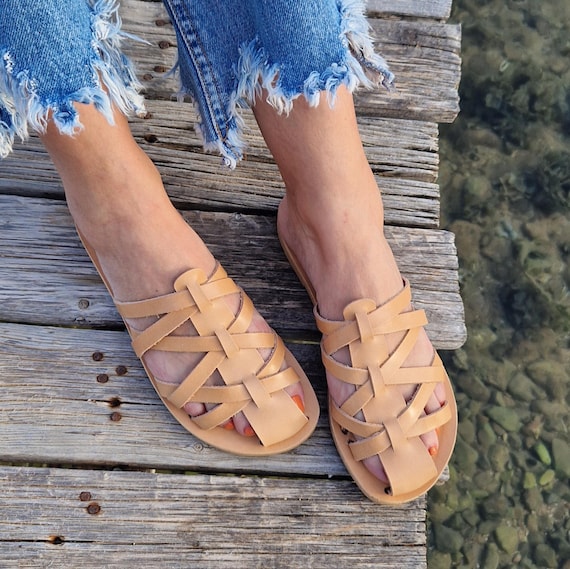 Handmade Leather Fisherman Sandals, Leather closed toe caged sandals, barefoot summer flats, Comfortable Fisherman mules, slip on flats