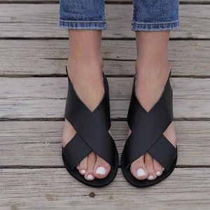 Black Leather Greek Sandals, Black Gladiator Sandals, Black Sandals, Greek Gladiator, Ancient summer flats, Women&#39;s Leather Sandals,Handmade