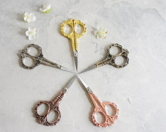 Floral Embroidery scissors / Vintage style scissors / Cute Snips / Sewing scissor / Sharp scissors / Decorative scissor / Quilter gift