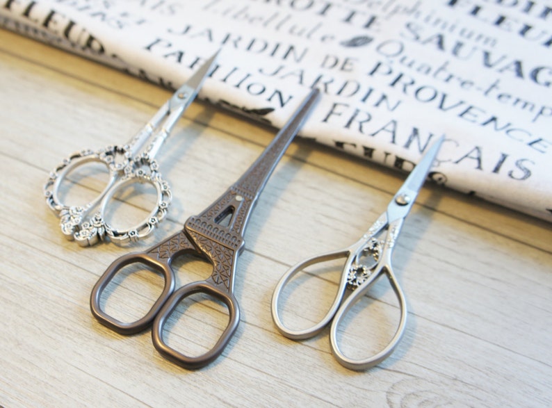 perfect gift embroidery scissor sewing supplies Stainless Steel Scissors look Antique scissor GOLD Sewing scissor decorative scissor