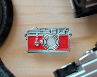 Camera Enamel Pin - Stylised M3 Pin Badge - Gift for Photographers - Red 35mm Film Camera