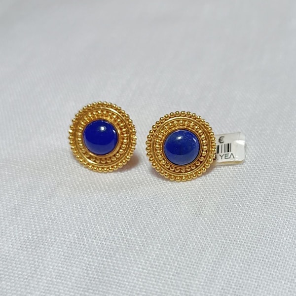 Clous d'oreilles en or 18 carats (750) lapis-lazuli de style byzantin/Boucles d'oreilles rondes en or granulé Pierres précieuses bleues/Design grec artisanal - 2336