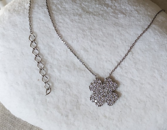 Controse Four Leaf Clover Necklace Swarovski Crystals : Clothing, Shoes &  Jewelry - Amazon.com