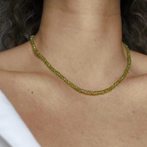Peridot Halskette mit Sterling Silber Verschluss - 44 cm Länge (17.3 in) - Luxuriöse grüne Edelsteinschmuck - no 8986
