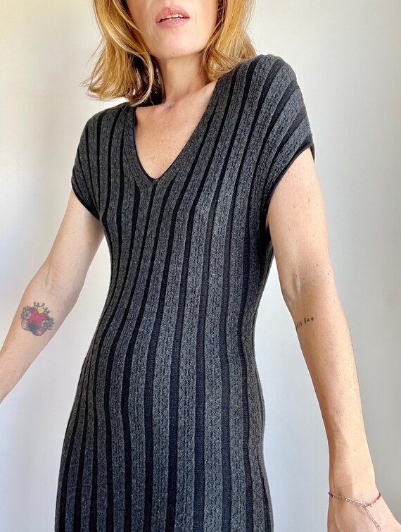 Y2k V Neckline Knit Ribbed Fit & Flare Midi Length Dress Size M/ Grayish Black