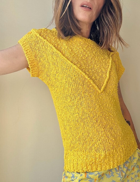 Vintage 80s Acrylic Boucle Knit Size S - Yellow Color