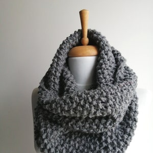 Chunky Gray Scarf Winter Scarf Cowl Mens Scarf Knit Infinity Scarf Womens Scarves Fall Winter Fashion Knit Cowl / FAST DELIVERY