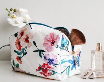 XL White Floral Makeup Bag Quilted Makeup Pouch Toiletry Bag Gift for Her Mothers Day Gift