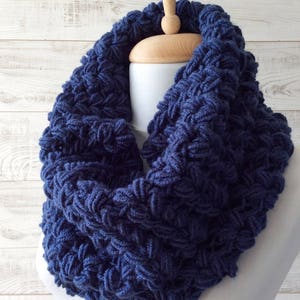 Chunky Scarf Infinity Scarf Knit Cowl Winter Scarf Circle Scarf Crochet Cowl Many Colors / Fast Delivery