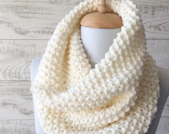 Chunky Knit Scarf Wool K it Cowl Scarf Knit Infinity Scarf Womens Scarves Fall Winter Fashion Knit Cowl / FAST DELIVERY