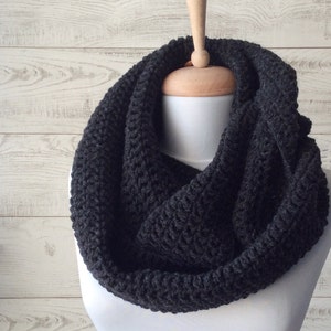 Scarf, mens scarf, knit scarf, black scarf, chunky knit scarf, mens fashion, christmas gifts / Many Colors / FAST  SHIPPING