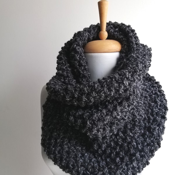 Chunky Knit Scarf Black Scarf Knit Infinity Scarf Womens Scarves Fall Winter Fashion Knit Cowl / FAST DELIVERY