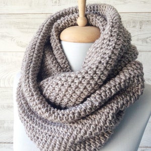 Chunky knit infinity scarf wool scarf chunky knit scarf circle winter scarf womens scarf / FAST DELIVERY