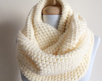 Handknit Cream Wool Infinity Scarf: Chunky Knit Winter Scarf