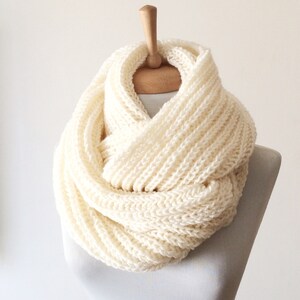 Custom Colors - Soft and Large Rib Knit Infinity Scarf Wool Handknit Scarf Women Scarf Men Scarf Winter Fashion Knit Cowl / FAST DELIVERY