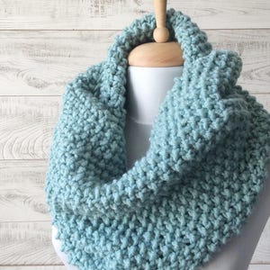 Chunky Knit Scarf Blue Seed Stich Scarf Knit Infinity Scarf Womens ...