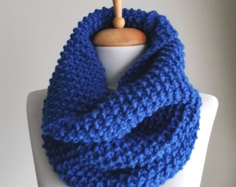 Chunky Knit Scarf Blue Seed Stich Scarf Knit Infinity Scarf Womens Scarves Fall Winter Fashion Knit Cowl / FAST DELIVERY
