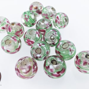 15mm Lampwork runde Glasperlen. Grüne und Pinke Glasperlen. Silberfolie Handwerker Perlen. Sechs Stück DIY lose Perlen