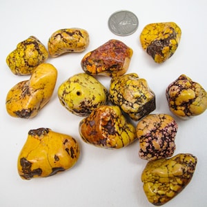 Gelbe Howlith - Nuggets. Chunky Edelsteinperlen. DIY lose Perlen. Einzelstück