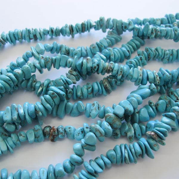 Blue turquoise chips. Magnesite turquoise 5-10mm. 16'' strand