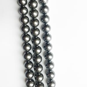 South Sea shell pearl beads 12mm. Gray color sea shell pearl high luster beads.Full strand 16&#39;&#39;