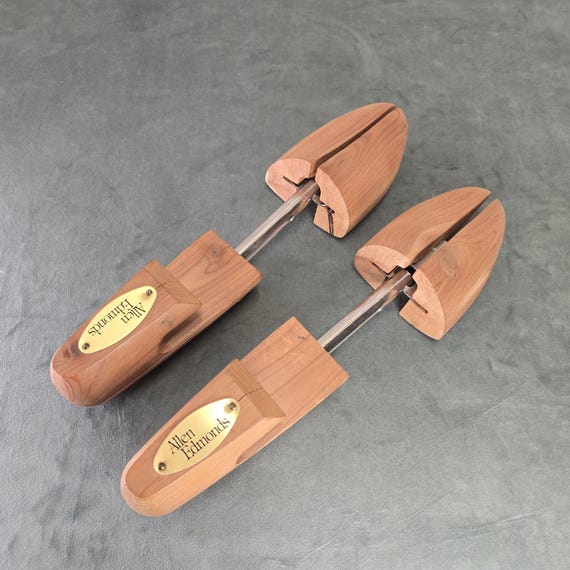Allen Edmonds, Vintage Allen Edmonds Cedar Shoe Trees 1 Pair Brass Plaque Script Logo Medium