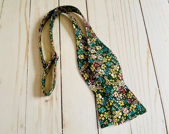 Ditsy Floral Self Tie Bow Tie Garden Print Wedding Tie Groom Groomsmen Gift for Dad, Black Owned Shop