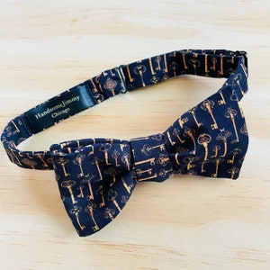 Skeleton Keys Self Tie Bow Ties, Black and Gold, Custom Bow Tie, 1 Year Anniversary Gift for Boyfriend, Groomsmen Bow Tie, Black Owned Shops image 6