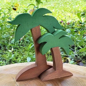Wooden Palm Tree Decor: Tropical Beach Decoration