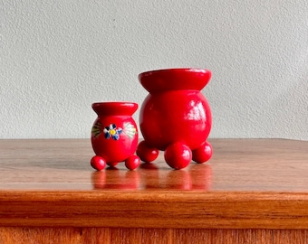 Vintage red Swedish candleholders / pair of round hand-painted wooden candleholders / Christmas Jul decor / folk art made in Sweden