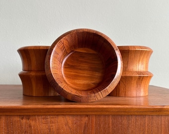 Vintage staved teak bowls, set of 5 / Scan Look designed by AQ / midcentury retro serving dishes