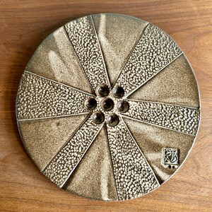 Vintage 9.25 Cosanti Originals ceramic plate or trivet / round pottery tile from the studio of Paolo Soleri image 9