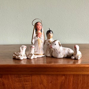 Vintage nativity replacement pieces / Mexican folk art chalkware creche / Christmas Xmas decor / Mary, angel and animals image 2