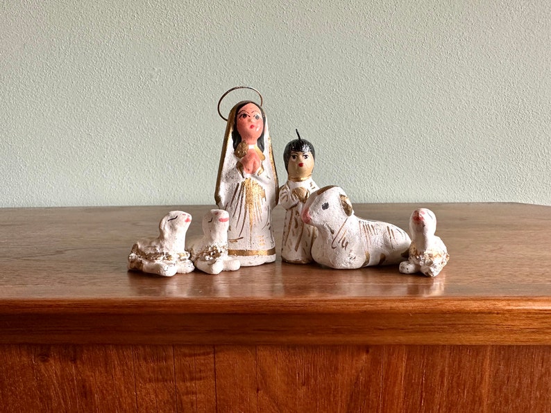 Vintage nativity replacement pieces / Mexican folk art chalkware creche / Christmas Xmas decor / Mary, angel and animals image 2