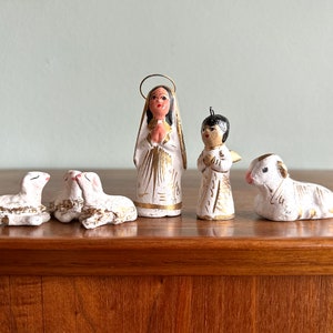 Vintage nativity replacement pieces / Mexican folk art chalkware creche / Christmas Xmas decor / Mary, angel and animals image 1