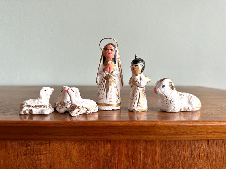 Vintage nativity replacement pieces / Mexican folk art chalkware creche / Christmas Xmas decor / Mary, angel and animals image 1