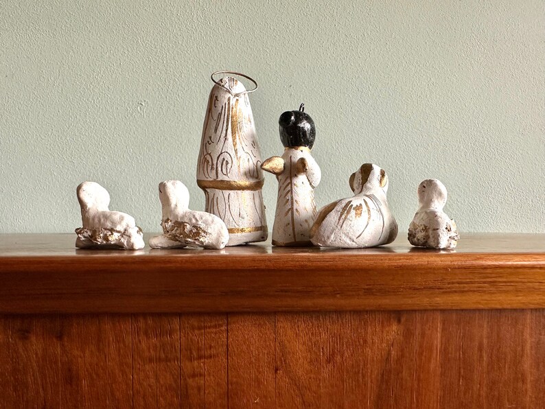 Vintage nativity replacement pieces / Mexican folk art chalkware creche / Christmas Xmas decor / Mary, angel and animals image 5