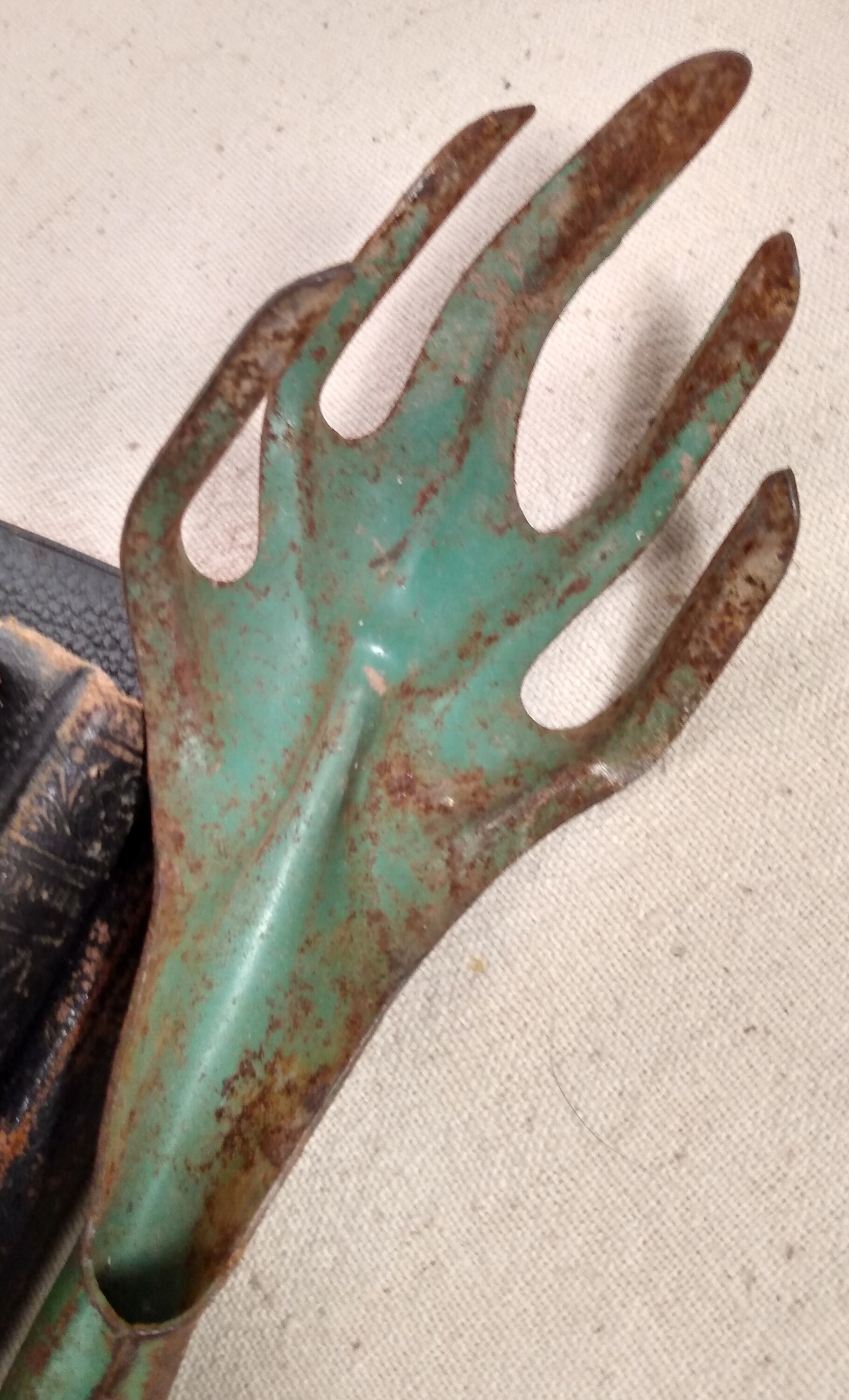 2 Vintage Hand Garden Claws Metal Green Black | Etsy