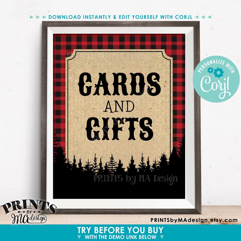Puede incluir: Se&ntilde;al imprimible con un fondo de cuadros rojos y negros. La se&ntilde;al dice "Tarjetas y Regalos" en texto negro sobre un fondo marr&oacute;n. La se&ntilde;al tambi&eacute;n tiene una silueta de un bosque con el texto "PRINTS by MA Design" en la parte inferior.